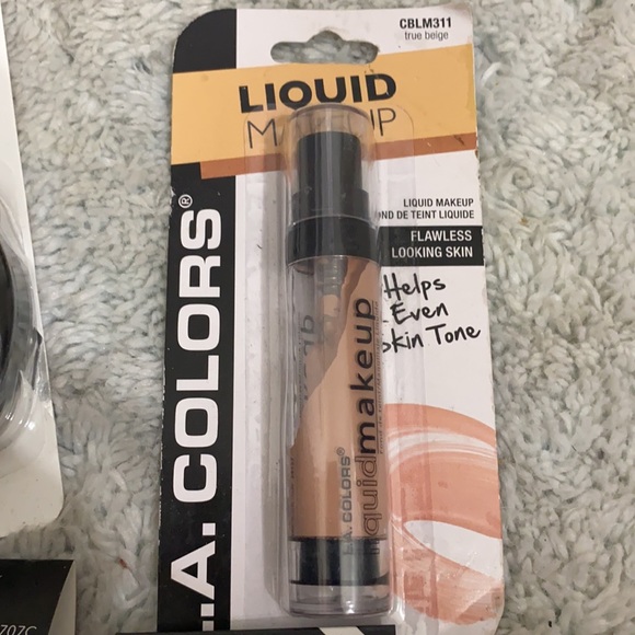 Makeup bundle- foundation (liquid/powder) 2 ELF Highlighters - Picture 3 of 4